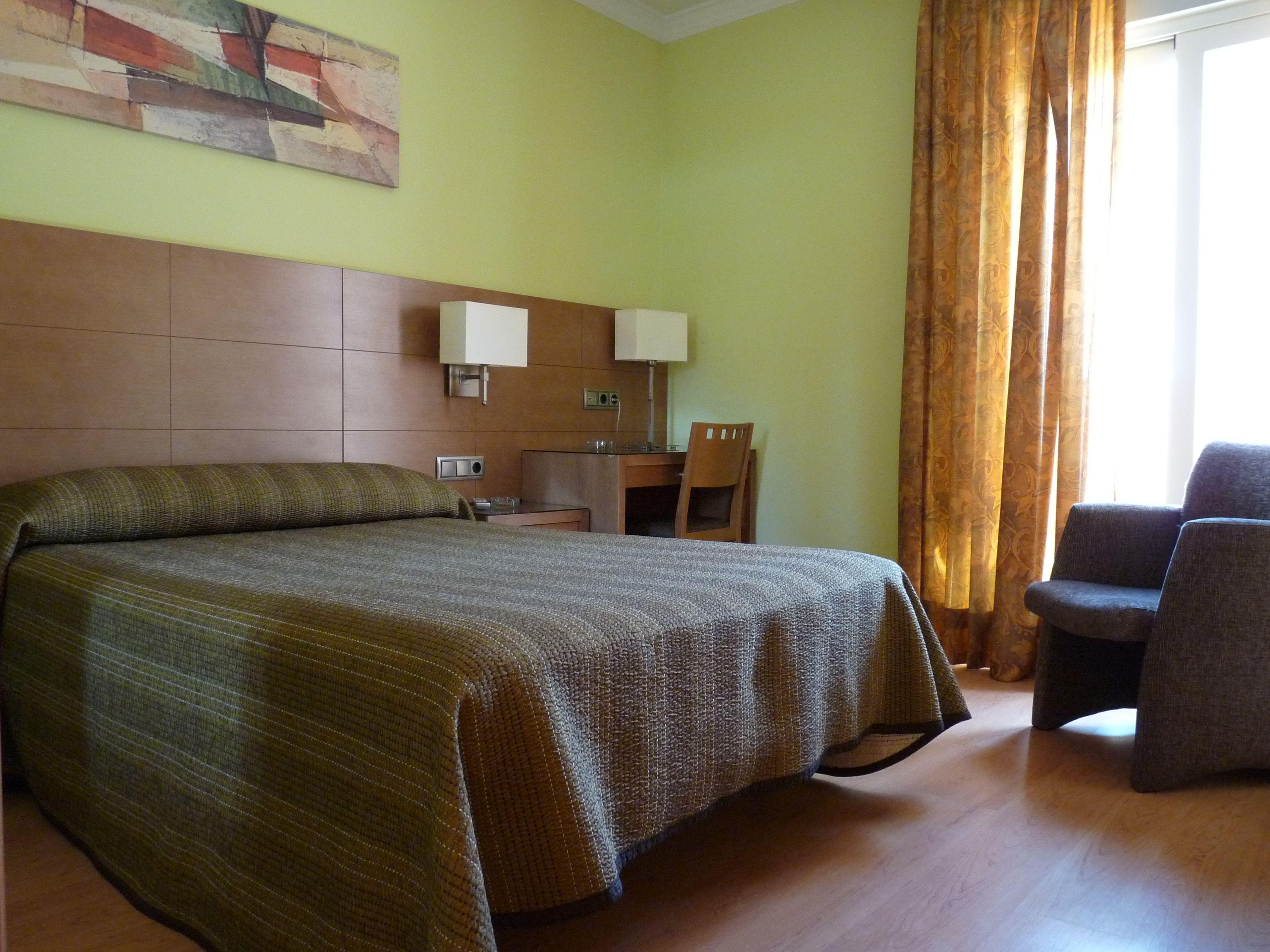 Hotel 4C Puerta Europa — Fotos 3